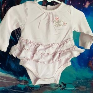 baby bodysuit